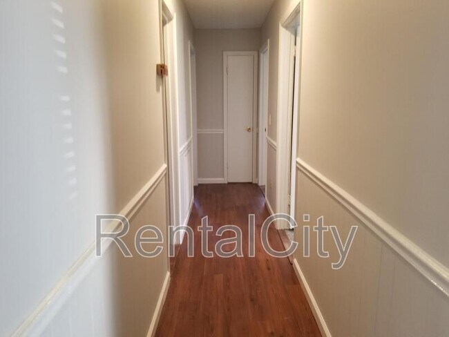 Foto del edificio - 1124 Bridgette St