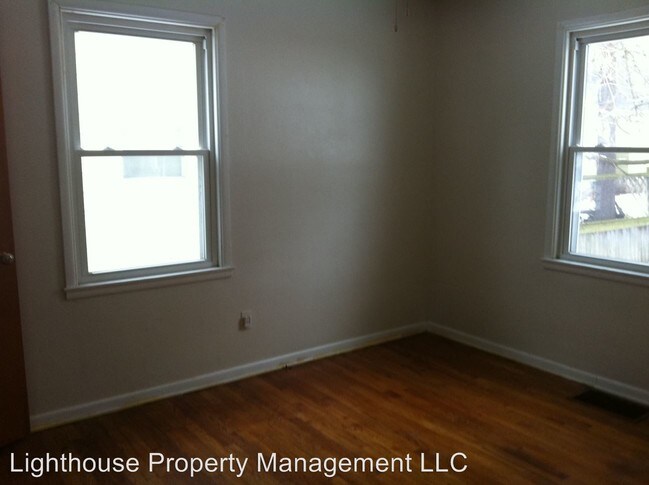 Building Photo - 2719 Madison Ave SE