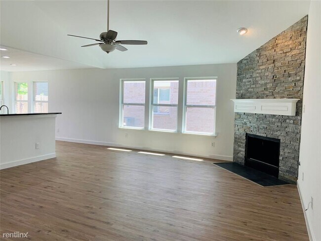 Building Photo - 3 br, 2 bath House - 4035 Mt Everest Way
