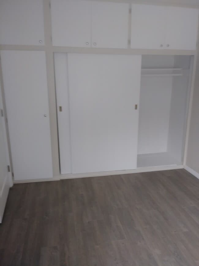 Building Photo - 5850 David Ave