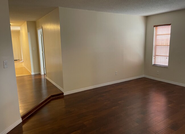 Foto del edificio - 6242 NW 1st St