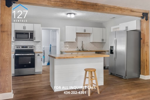 Building Photo - Great Property inside and out!