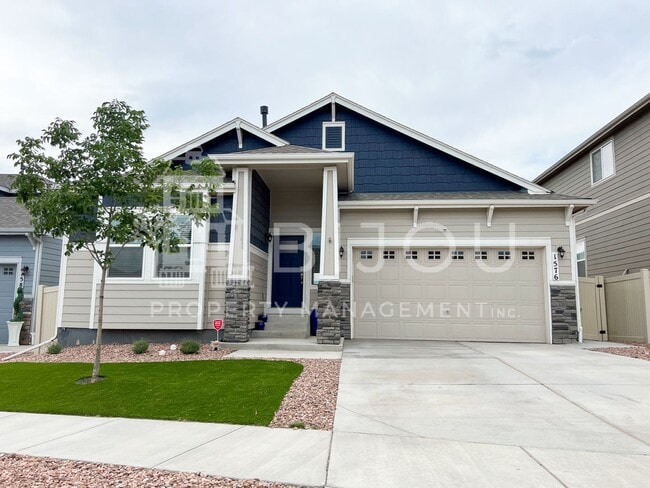 Grand Overlook to the Mountains! - Grand Overlook to the Mountains! House