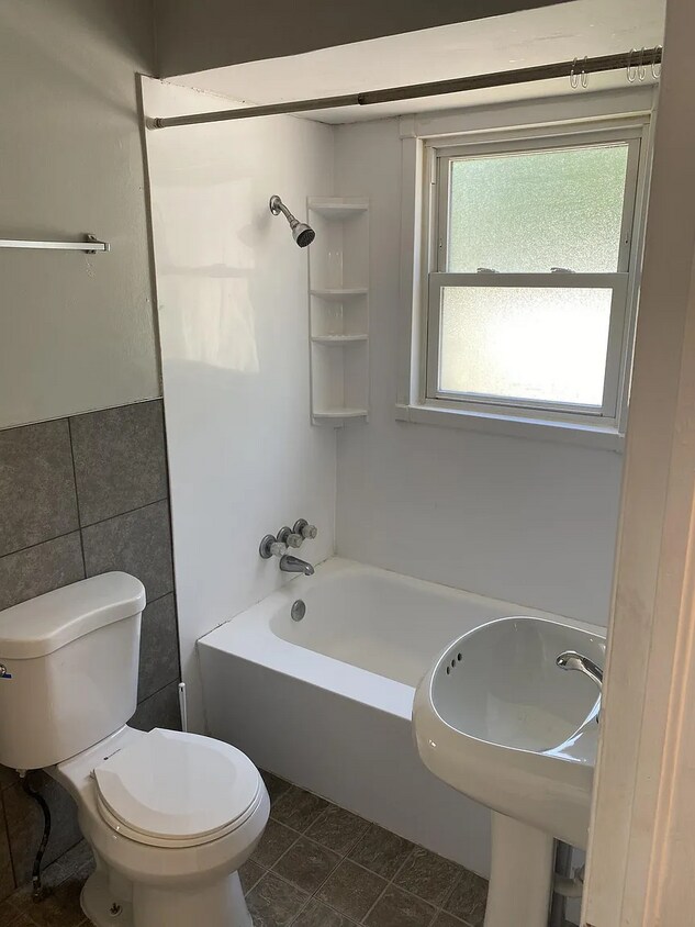 Foto del edificio - 549 Brown St