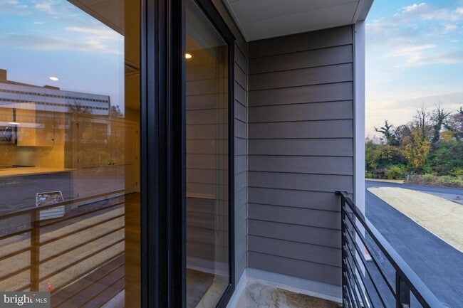 Foto del edificio - 3449 Scotts Ln