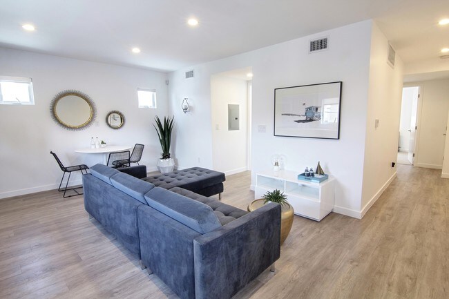 Foto del edificio - Pacifico Luxury Apartment Homes