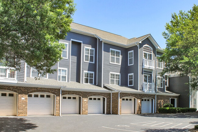 Building Photo - Legacy Ballantyne Apartments