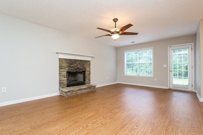 Foto del edificio - 4061 Edenbrooke Cir SW