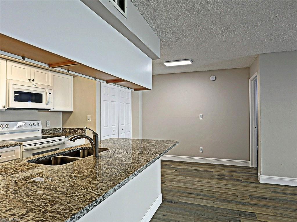 Building Photo - 5309 Summerlin Rd