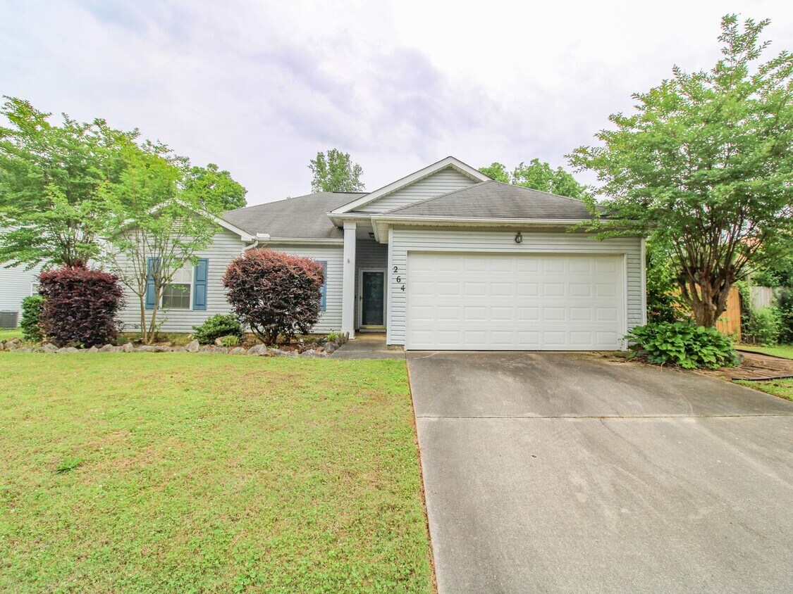 Foto del edificio - Charming 3-Bedroom Home in Prime Madison L...