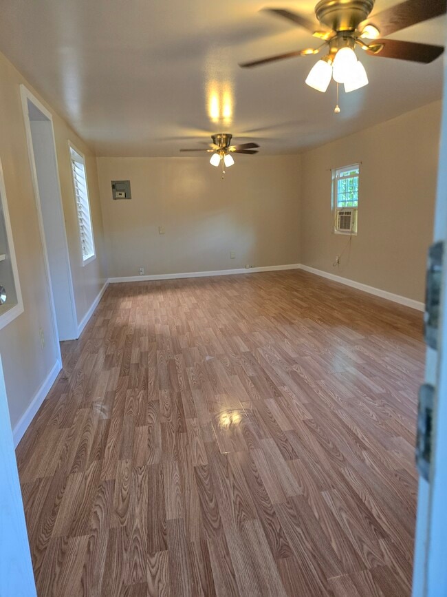Building Photo - 145 Maugham Dr