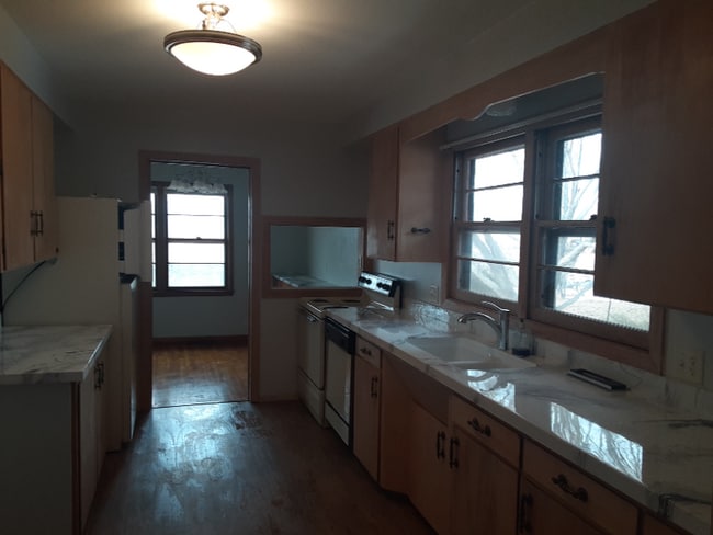 Building Photo - 544 Normandy Way