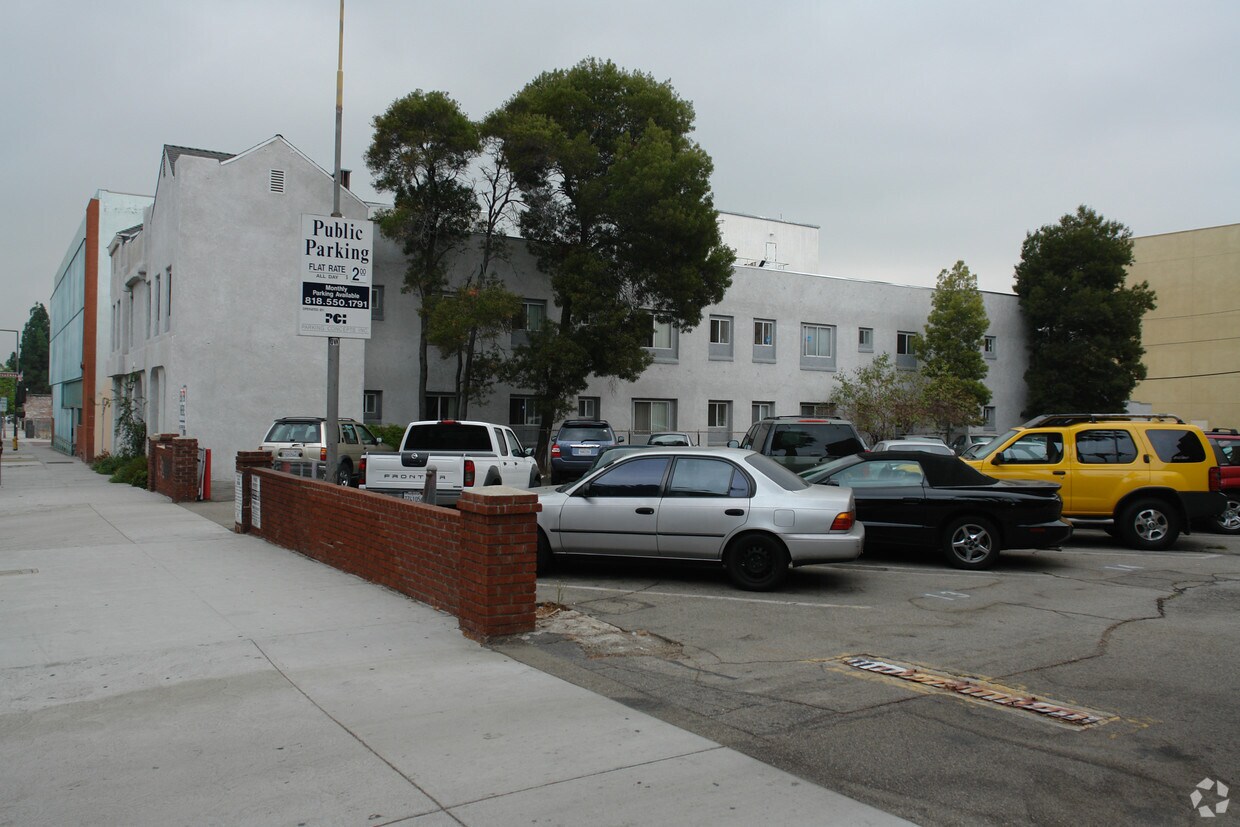Building Photo - 111 N Louise St