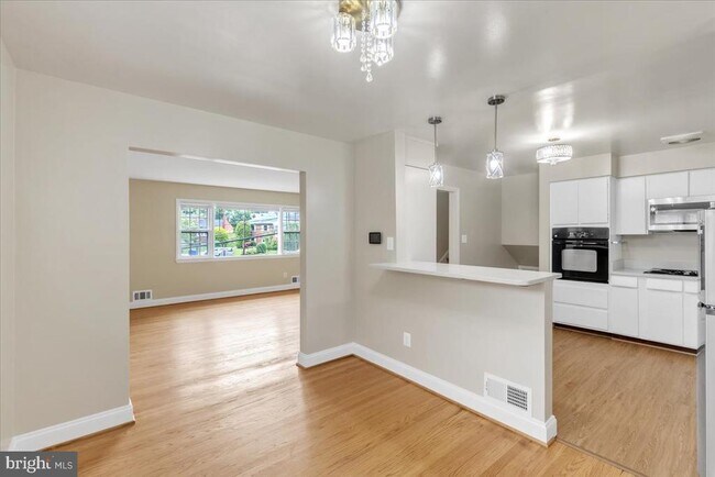 Foto del edificio - 664 S Greenbrier St