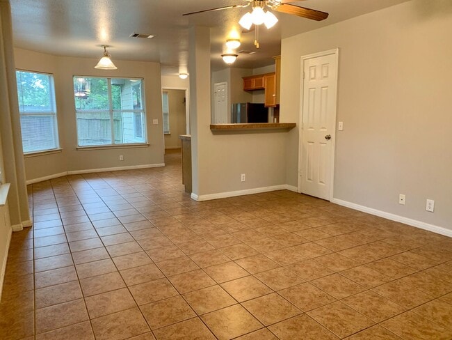 Building Photo - Lovely 3 bedroom, 2.5 bathroom Duplex in Austin!!!