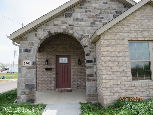Building Photo - 3 br, 2 bath House - 2701 Pearl