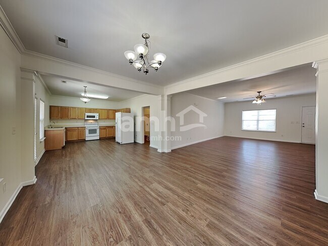 Building Photo - 201 Flanders Dr