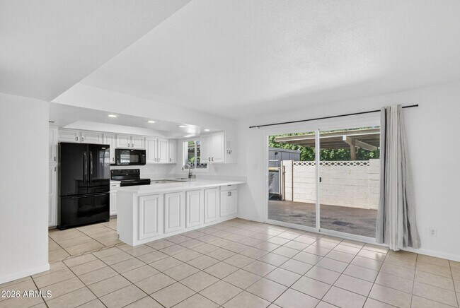 Building Photo - 8548 E McDonald Dr