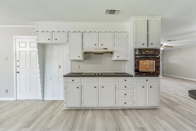 Building Photo - 1016 N Meadowlark Ln