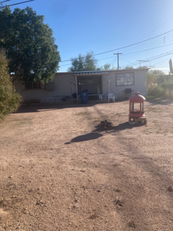Foto principal - 970 S Desert View Dr