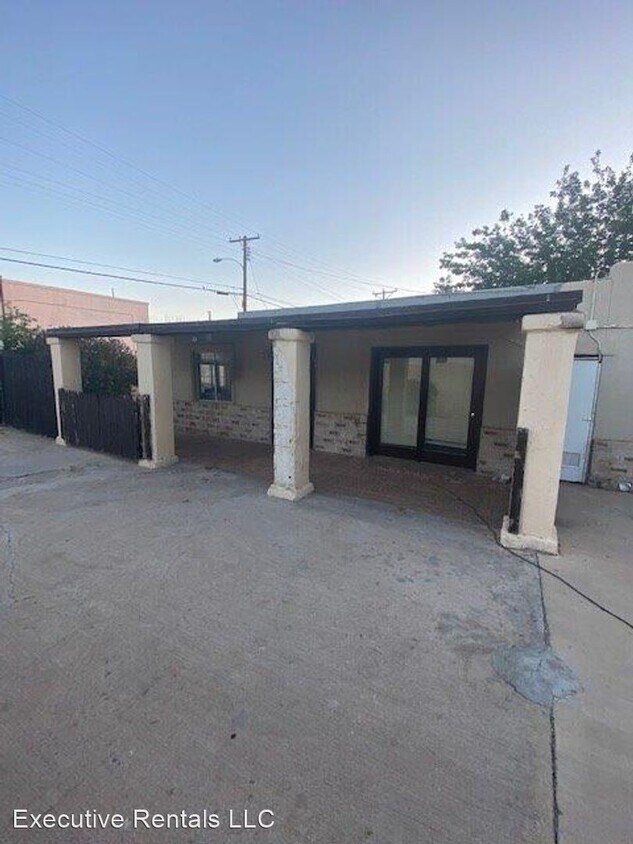 Primary Photo - 2 br, 1 bath House - 145 B Willoughby Ave