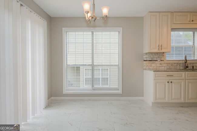 Building Photo - 2580 Riverwood SPG