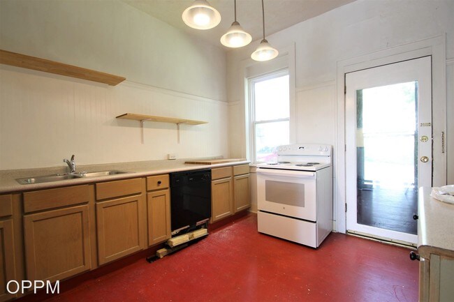 Building Photo - 2 br, 2 bath Apartment - 1322 S 6th St