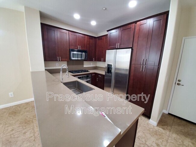 Building Photo - 2175 Condor Dr