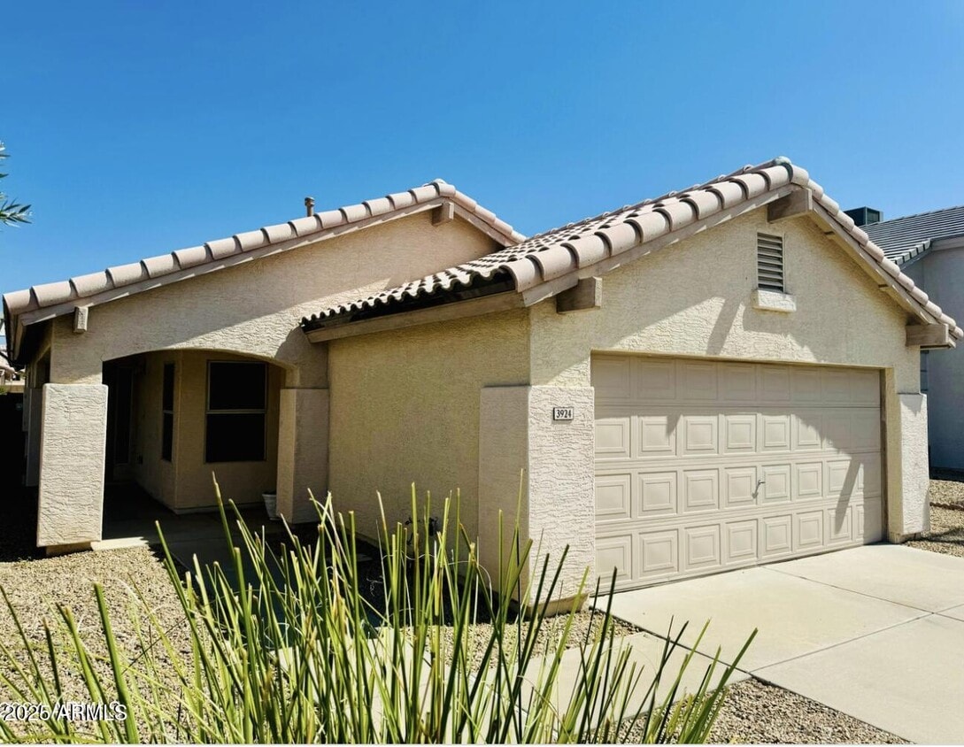 Primary Photo - 3924 E Renee Dr