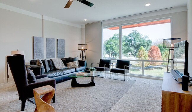 Foto del edificio - 717 SW 5th Ave