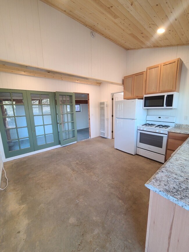 Foto del edificio - Newly Renovated Studio home