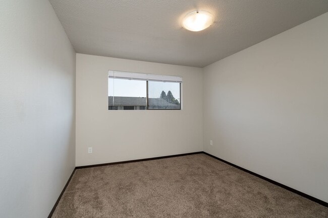 Building Photo - 2 Bedroom | AVAILABLE SOON!