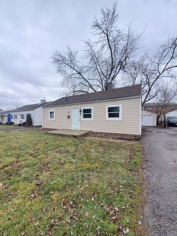 Primary Photo - 3077 Brownlee Ave