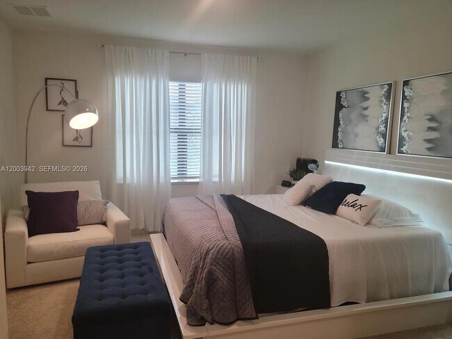 Foto del edificio - 5517 Amusement Ave