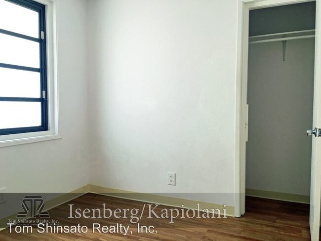 Building Photo - 603 Isenberg St