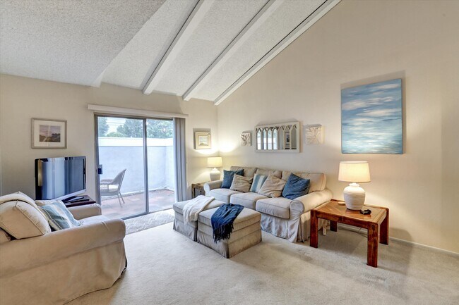 Foto del edificio - 2640 W Segerstrom Ave