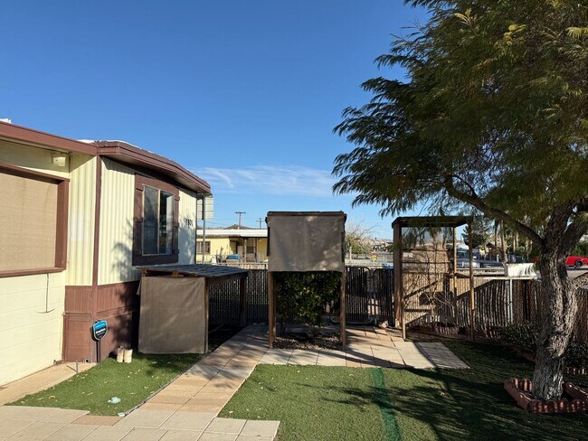 Foto del edificio - Cute 1.5 Bdrm w/ Toy Parking.