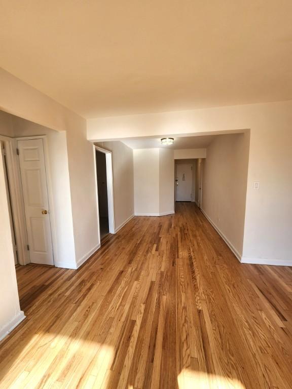 Foto del edificio - 1 bedroom in JACKSON HEIGHTS NY 11372