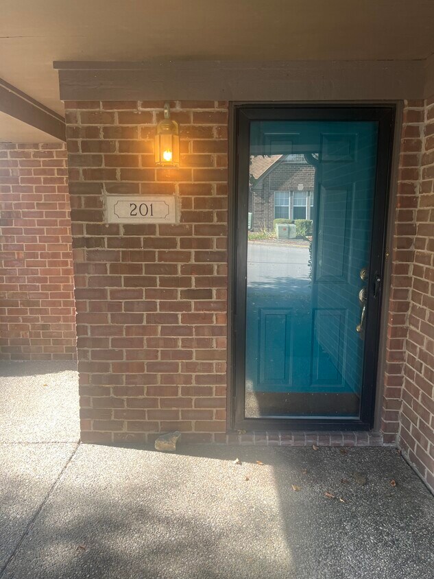 Foto principal - 201 Eastbridge Ct