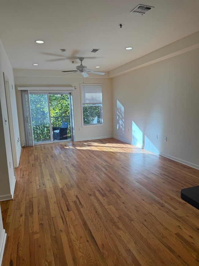 Building Photo - 608 JEFFERSON St