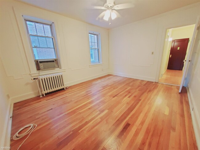 Building Photo - 1 br, 1 bath Condo - 637 Summer St Apt 17
