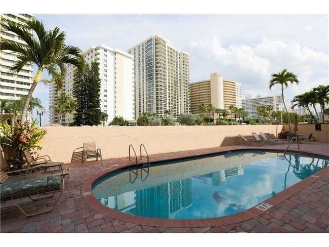 Building Photo - 4143 N Ocean Blvd