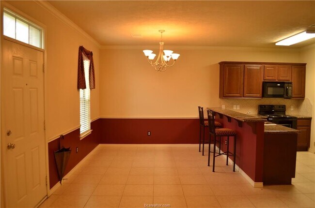 Building Photo - 128 Forest Dr