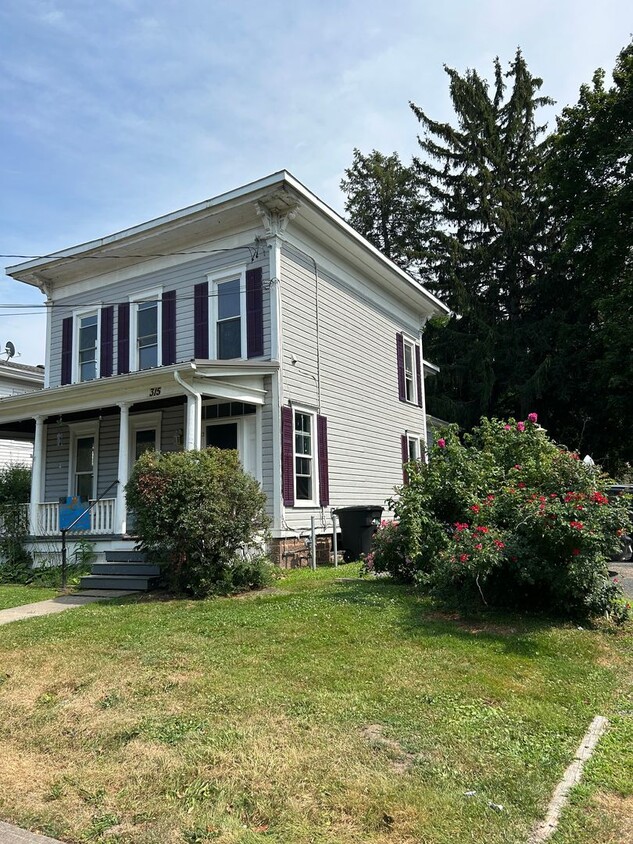 Primary Photo - 315 W Broadway
