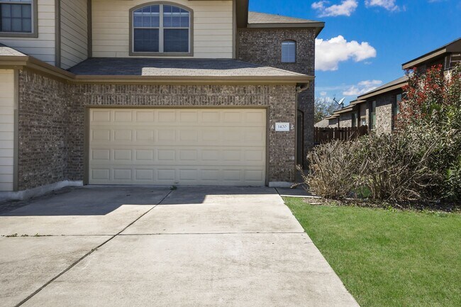Building Photo - 1420B Muirfield Bend Dr