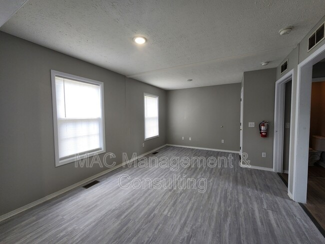 Building Photo - 1325 Virginia Ave