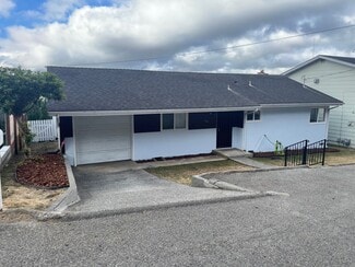 1945 Scenic Dr