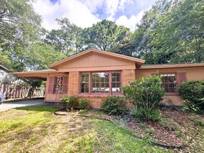 Building Photo - 5452 Ardell Dr