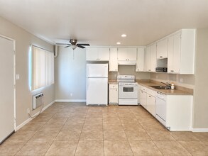 Building Photo - 9906 Buena Vista Dr