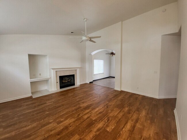 Foto del edificio - Beautiful California Park Home in 55 and O...